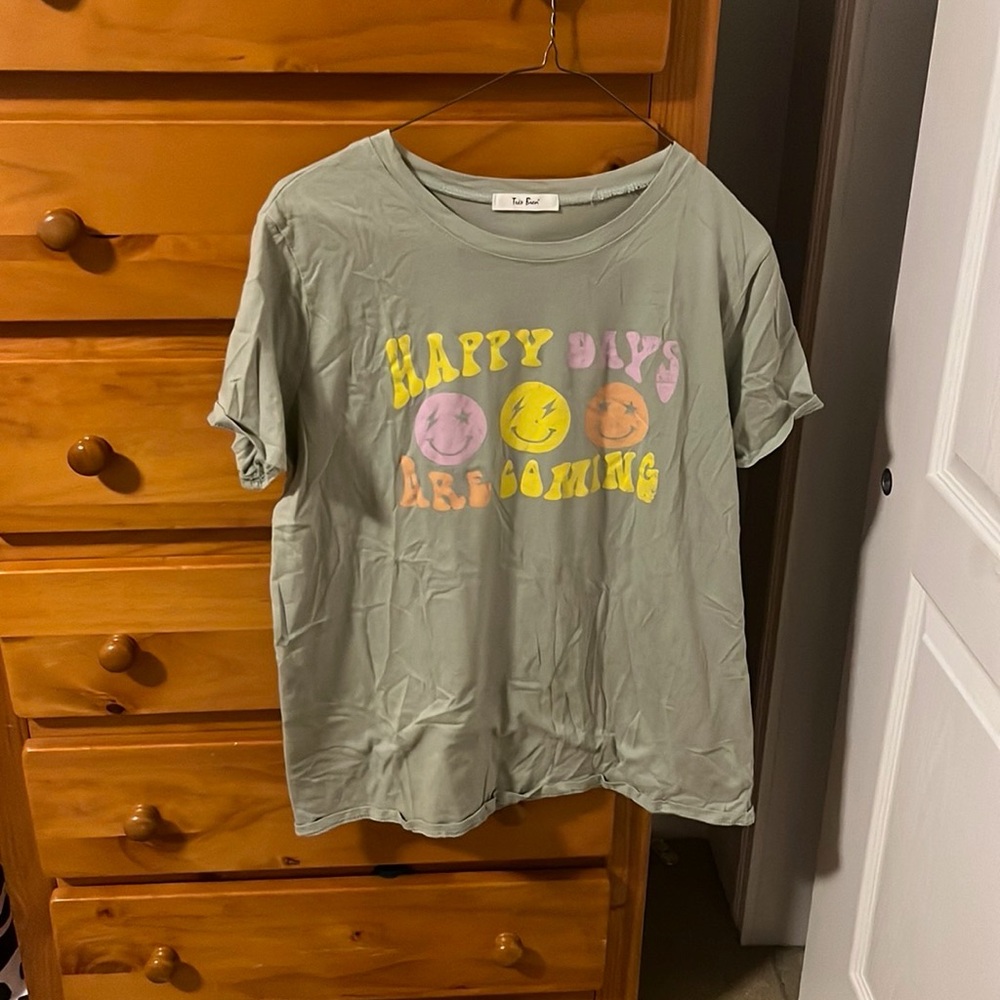 Tres Bien Graphic Tee - Light Green
